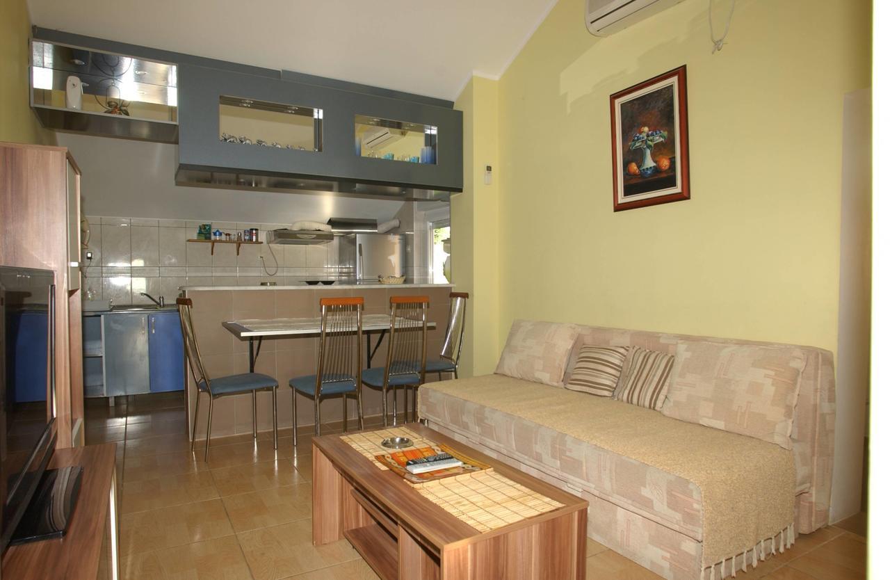 Mm Kovacevic Apartments Petrovac Kültér fotó